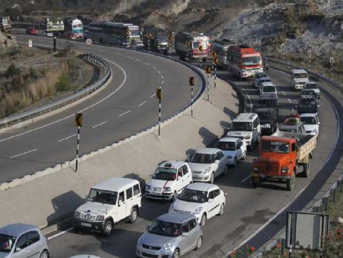 pune nashik highway congestion traffic jam issues | कोंडीमुळे गुदमरला पुणे-नाशिक महामार्ग pune nashik highway congestion traffic jam issues | कोंडीमुळे गुदमरला पुणे-नाशिक महामार्ग
