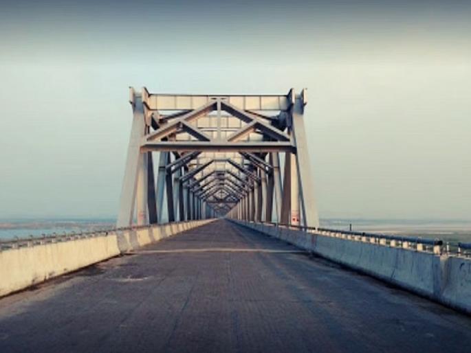 Now 'Rail Cum Road Scheme' for Pune-Nashik Railway devendra Fadnavis talks with Railway Minister aashvini vaishnav | पुणे-नाशिक रेल्वेसाठी आता 'रेल कम रोड योजना'; फडणवीसांची रेल्वेमंत्र्यांशी चर्चा Now 'Rail Cum Road Scheme' for Pune-Nashik Railway devendra Fadnavis talks with Railway Minister aashvini vaishnav | पुणे-नाशिक रेल्वेसाठी आता 'रेल कम रोड योजना'; फडणवीसांची रेल्वेमंत्र्यांशी चर्चा