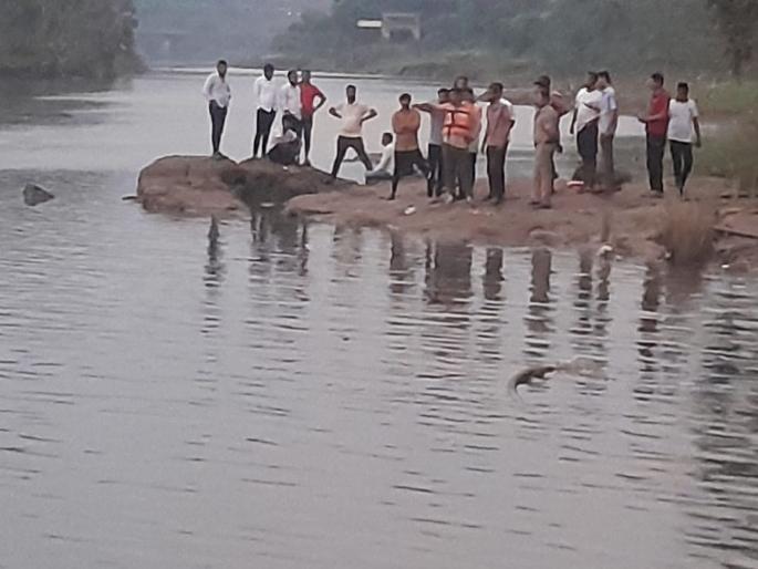 A young man drowned in Mula river at Bhare, he had gone down to swim with his friend | भरे येथे मुळा नदीत तरुण बुडाला, मित्रा समवेत कपडे धुण्यासाठी उतरला होता पाण्यात A young man drowned in Mula river at Bhare, he had gone down to swim with his friend | भरे येथे मुळा नदीत तरुण बुडाला, मित्रा समवेत कपडे धुण्यासाठी उतरला होता पाण्यात