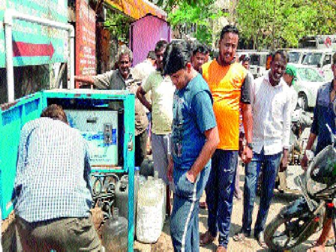 Water amputation? Where is the six month money? | पाण्याच्या मशीनमधील रकमेचा अपहार? सहा महिन्यांचे पैसे कुठे? Water amputation? Where is the six month money? | पाण्याच्या मशीनमधील रकमेचा अपहार? सहा महिन्यांचे पैसे कुठे?