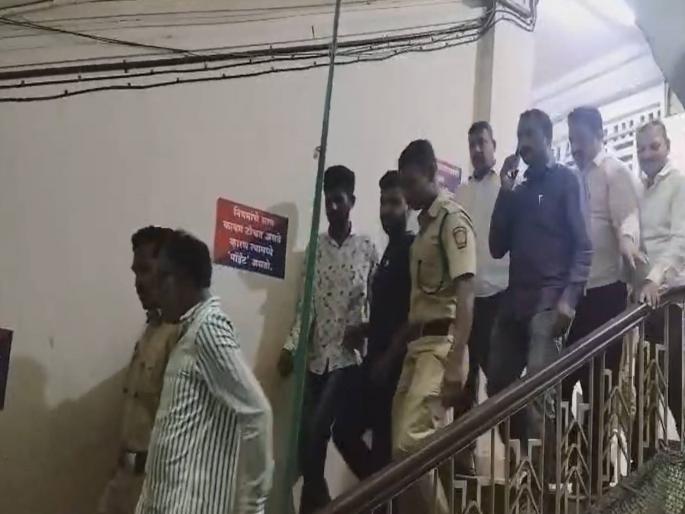 Pune Police takes major action in wake of gang war 43 goons sent to jail | टोळीयुद्धाच्या पार्श्वभूमीवर पुणे पोलिसांची मोठी कारवाई; एका दिवसात ४३ गुंडांना पाठवले तुरुंगात Pune Police takes major action in wake of gang war 43 goons sent to jail | टोळीयुद्धाच्या पार्श्वभूमीवर पुणे पोलिसांची मोठी कारवाई; एका दिवसात ४३ गुंडांना पाठवले तुरुंगात