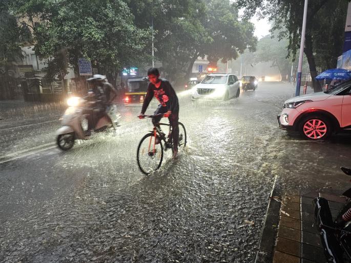 Pune Rain: Rains lash Pune city, arrival of monsoon; The nature of the rivers on the road | Pune Rain: पावसाने पुणे शहराला झोडपले, मान्सूनचे आगमन; रस्त्याला नद्यांचे स्वरूप, पाहा VIDEO Pune Rain: Rains lash Pune city, arrival of monsoon; The nature of the rivers on the road | Pune Rain: पावसाने पुणे शहराला झोडपले, मान्सूनचे आगमन; रस्त्याला नद्यांचे स्वरूप, पाहा VIDEO