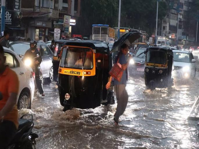 Heavy rain begins in Pune with lightning and thunder | Pune Rain: पुण्यात विजांचा कडकडाट अन् मेघगर्जनेसह मुसळधार पावसाला सुरुवात