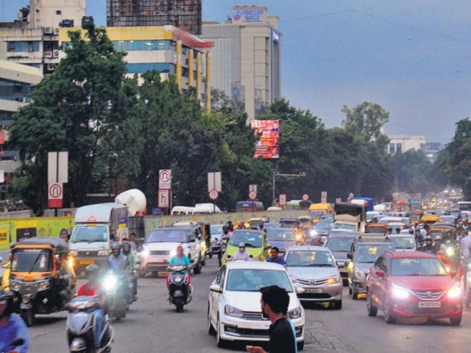 Traffic changes at pune University Square; Alternative routes for heavy vehicles | Pune | पुणे विद्यापीठ चौकात वाहतुकीत बदल; अवजड वाहनांसाठी पर्यायी मार्ग Traffic changes at pune University Square; Alternative routes for heavy vehicles | Pune | पुणे विद्यापीठ चौकात वाहतुकीत बदल; अवजड वाहनांसाठी पर्यायी मार्ग
