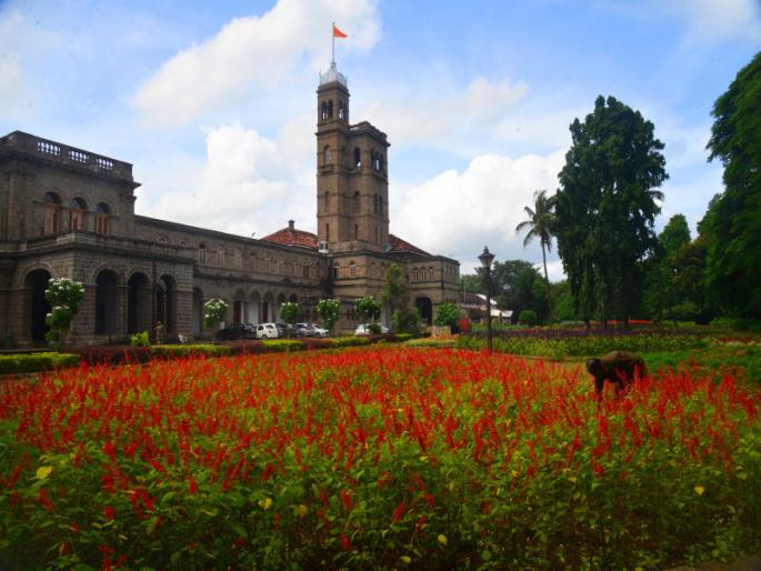 The first full size statue of Savitri Bai Phule in the country will be erected at pune University | पुणे विद्यापीठात उभारणार देशातील पहिला 'सावित्रीबाई फुलेंचा पूर्णाकृती पुतळा'