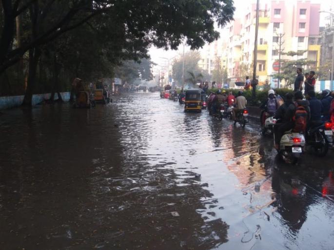 Water Logging On Pune's Sinhgad Road After Water Purification Tank Overflows | पुण्यात पुन्हा पाणीच पाणी; प्रशासनाच्या चुकीमुळे लाखो लिटर पाणी वाया