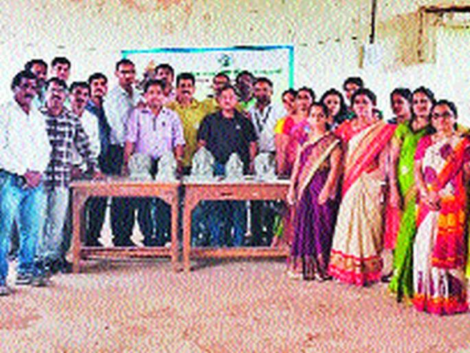 Eco-friendly Ganesh idol training | पर्यावरणपूरक गणेशमूर्तींचे प्रशिक्षण Eco-friendly Ganesh idol training | पर्यावरणपूरक गणेशमूर्तींचे प्रशिक्षण