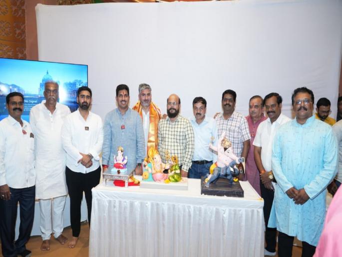 Ganesh idols presented to three mandals in Kashmir Valley; A commendable initiative by the esteemed Ganesh Mandal along with Puneet Balan! | काश्मीर खोऱ्यातील तीन मंडळांना गणेश मूर्ती प्रदान; पुनीत बालन यांच्यासह मानाच्या गणेश मंडळाचा स्तुत्य उपक्रम!