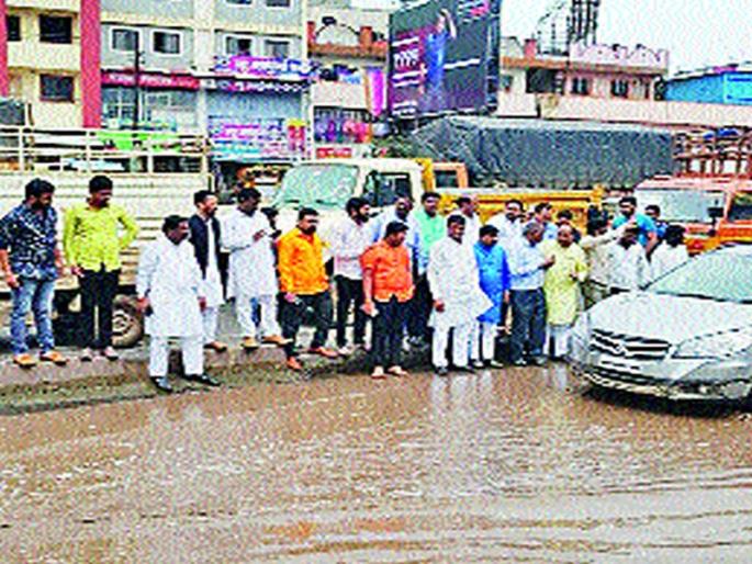 Shivsena's scuffle ...! | शिवसेनेचा खळ्ळखट्याक...! Shivsena's scuffle ...! | शिवसेनेचा खळ्ळखट्याक...!