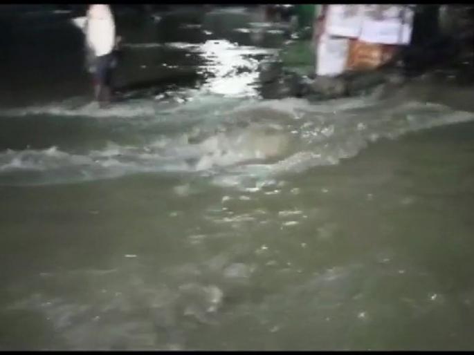 Rain Update: Drought in Solapur due to return rains; Background in many places in Solapur | Rain Update: परतीच्या पावसाने सोलापुरात हाहाकार; सोलापुरात अनेक ठिकाणी पूरस्थिती