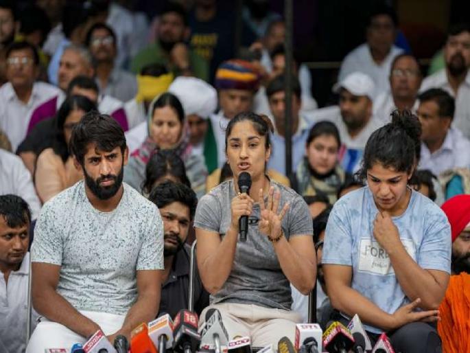 Wrestelr protest, 'Prime Minister should listen to our 'Mann Ki Baat', Brijbhushan singh is big criminal; accusation of wrestlers | 'पंतप्रधानांनी आमच्या 'मन की बात' ऐकावी, ब्रिजभूषण गुन्हेगार; आंदोलक पैलवानांचा मोठा आरोप Wrestelr protest, 'Prime Minister should listen to our 'Mann Ki Baat', Brijbhushan singh is big criminal; accusation of wrestlers | 'पंतप्रधानांनी आमच्या 'मन की बात' ऐकावी, ब्रिजभूषण गुन्हेगार; आंदोलक पैलवानांचा मोठा आरोप