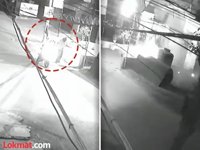 Temple was attacked in Amritsar two bike riding youths attacked with a grenade | अमृतसरमध्ये बाईकस्वारांनी मंदिरावर फेकला ग्रेनेड; स्फोटाचा भीषण व्हिडीओ समोर Temple was attacked in Amritsar two bike riding youths attacked with a grenade | अमृतसरमध्ये बाईकस्वारांनी मंदिरावर फेकला ग्रेनेड; स्फोटाचा भीषण व्हिडीओ समोर
