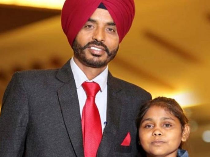 Hours after Punjab cop dies of Covid, visually impaired daughter also dies of shock | वेदनादायी: कोरोनामुळे पोलिसाचा मृत्यू झाला अन् धक्क्यानं तासाभरात मुलीनंही जीव सोडला Hours after Punjab cop dies of Covid, visually impaired daughter also dies of shock | वेदनादायी: कोरोनामुळे पोलिसाचा मृत्यू झाला अन् धक्क्यानं तासाभरात मुलीनंही जीव सोडला