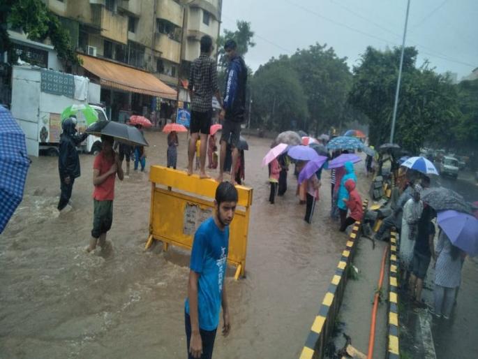 A mass mobilization order to prevent holidays, rush to educational institutions in Nashik | उद्या नाशकातील शैक्षणिक संस्थांना सुटी, गर्दी टाळण्यासाठी जमावबंदीचे आदेश A mass mobilization order to prevent holidays, rush to educational institutions in Nashik | उद्या नाशकातील शैक्षणिक संस्थांना सुटी, गर्दी टाळण्यासाठी जमावबंदीचे आदेश