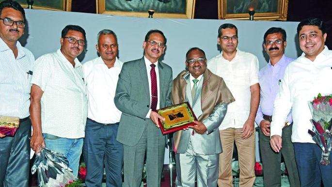 The activist in the movement never retires | चळवळीतील कार्यकर्ता कधीच निवृत्त होत नाही The activist in the movement never retires | चळवळीतील कार्यकर्ता कधीच निवृत्त होत नाही