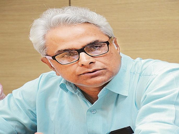 The water question of Marathwada is in the hands of another | मराठवाड्याचा पाणी प्रश्न म्हणजे आपली शेंडी दुसऱ्याच्या हातात