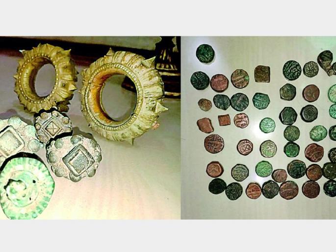International Museum Day : Preservation of rare treasures of antiquities including 30,000 coins | ३० हजार नाण्यांसह पुरातन वस्तूंचा दुर्मिळ खजिना जतन; शृंगार साहित्य आणि बरेच काही.. International Museum Day : Preservation of rare treasures of antiquities including 30,000 coins | ३० हजार नाण्यांसह पुरातन वस्तूंचा दुर्मिळ खजिना जतन; शृंगार साहित्य आणि बरेच काही..
