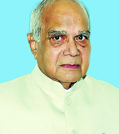Tamil Nadu Governor Banwarilal Purohit's image clean | तामिळनाडूचे राज्यपाल बनवारीलाल पुरोहित यांची प्रतिमा स्वच्छ Tamil Nadu Governor Banwarilal Purohit's image clean | तामिळनाडूचे राज्यपाल बनवारीलाल पुरोहित यांची प्रतिमा स्वच्छ