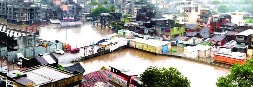 Plaque in the Redzone area | रेडझोन परिसरात फलक लावा; घरे बांधणाऱ्यांची फसवणूक टाळा