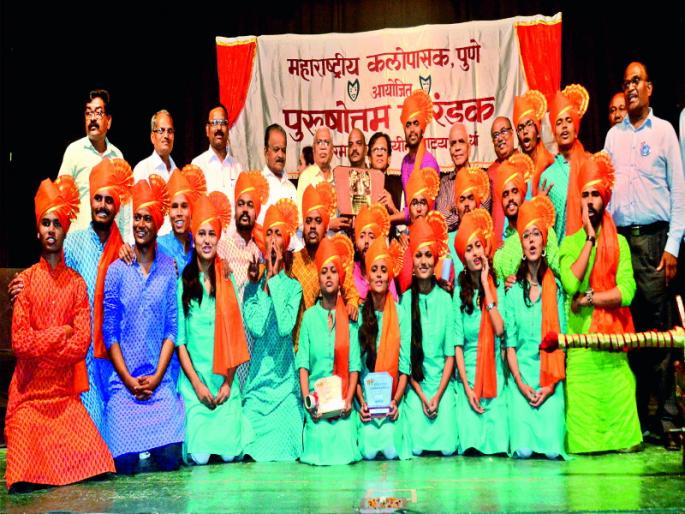 The only Marathi theater to win the award: Premanand Gajvi | पुरस्कार मिळविण्यापुरतेच मराठी रंगभूमीचे अस्तित्व : प्रेमानंज गज्वी The only Marathi theater to win the award: Premanand Gajvi | पुरस्कार मिळविण्यापुरतेच मराठी रंगभूमीचे अस्तित्व : प्रेमानंज गज्वी