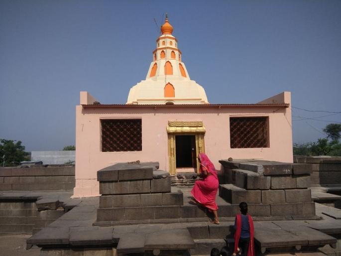 'Here' is the only temple of Lord Purushottam; Excessive importance is in excess of the mass | 'येथे' आहे भगवान पुरुषोत्तमाचे एकमेव मंदिर; अधिक मासात आहे अनन्यसाधारण महत्व 'Here' is the only temple of Lord Purushottam; Excessive importance is in excess of the mass | 'येथे' आहे भगवान पुरुषोत्तमाचे एकमेव मंदिर; अधिक मासात आहे अनन्यसाधारण महत्व
