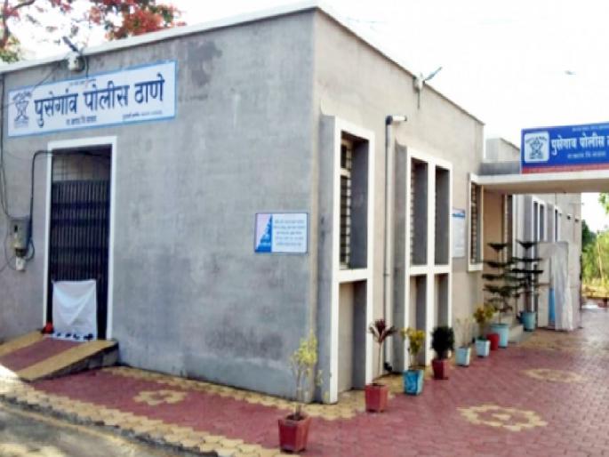 Sharad Pawar group worker beaten up by police for posting political post in Satara district, Protest in front of Pusegaon Police Station | Satara: राजकीय पोस्ट, शरद पवार गटाच्या कार्यकर्त्याला पोलिसांची मारहाण; पुसेगाव पोलिस ठाण्यासमोर आंदोलन Sharad Pawar group worker beaten up by police for posting political post in Satara district, Protest in front of Pusegaon Police Station | Satara: राजकीय पोस्ट, शरद पवार गटाच्या कार्यकर्त्याला पोलिसांची मारहाण; पुसेगाव पोलिस ठाण्यासमोर आंदोलन