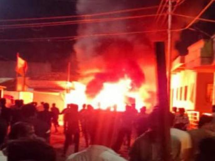 Pusesavali Riots: Injuries in the attack are unbearable, unspeakable | Satara- पुसेसावळी दंगल: हल्ल्यातील जखमींना सहन होईना, सांगताही येईना; जमावाने मारले, शासनाने झटकले Pusesavali Riots: Injuries in the attack are unbearable, unspeakable | Satara- पुसेसावळी दंगल: हल्ल्यातील जखमींना सहन होईना, सांगताही येईना; जमावाने मारले, शासनाने झटकले