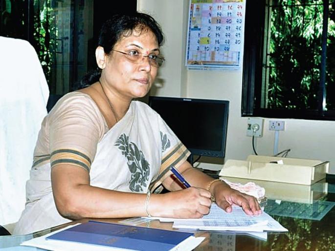 Chaitanya exemplary positive energy, women officer Pushpa Chavan! | सकारात्मक ऊर्जेचे चैतन्यमयी उदाहरण म्हणजे, महिला अधिकारी पुष्पा चव्हाण! Chaitanya exemplary positive energy, women officer Pushpa Chavan! | सकारात्मक ऊर्जेचे चैतन्यमयी उदाहरण म्हणजे, महिला अधिकारी पुष्पा चव्हाण!