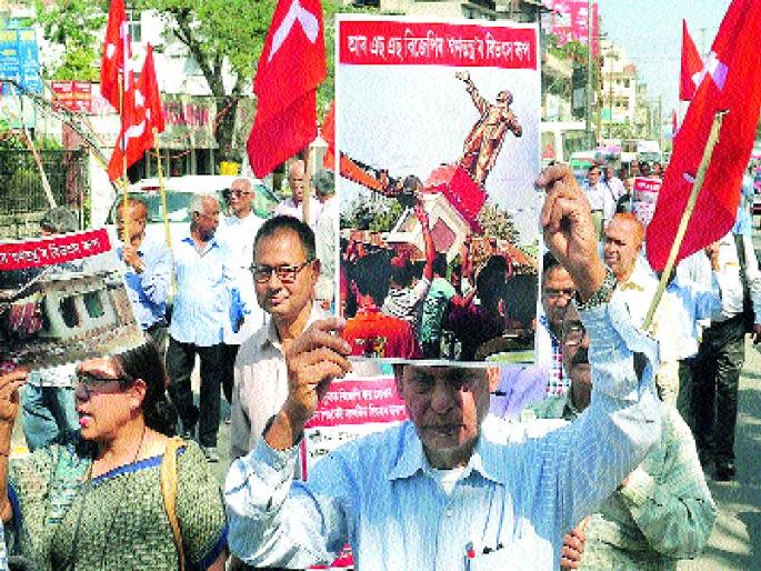 What is the real face of male domination? | पुतळातोड प्रवृत्तीचा निषेध खरा की तोंडदेखला? What is the real face of male domination? | पुतळातोड प्रवृत्तीचा निषेध खरा की तोंडदेखला?