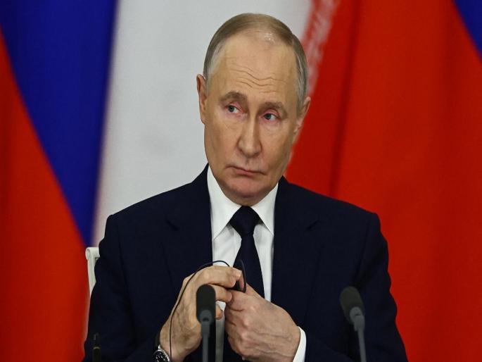 Putin Murder Plot: Biden government plotted to assassinate Putin; Sensational claim by former American journalist | बायडेन सरकारने पुतीन यांच्या हत्येचा कट रचला; अमेरिकन पत्रकाराचा खळबळजनक दावा