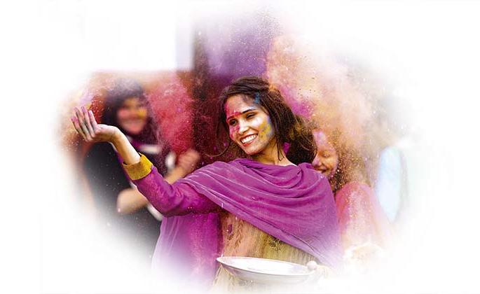 There are so many beautiful colors in the world, so why fill the vial with color everywhere? | इतके देखणे रंग आहेत जगण्यात, मग विखाराचा रंग का भरलाय सध्या सगळीकडे? There are so many beautiful colors in the world, so why fill the vial with color everywhere? | इतके देखणे रंग आहेत जगण्यात, मग विखाराचा रंग का भरलाय सध्या सगळीकडे?