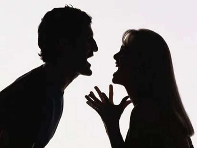 Give me my kidneys again, the victim's wife is emotional in the police station nashik | माझी किडनी मला परत द्या, पतीविरोधात पीडित पत्नीची पोलिसात धाव Give me my kidneys again, the victim's wife is emotional in the police station nashik | माझी किडनी मला परत द्या, पतीविरोधात पीडित पत्नीची पोलिसात धाव