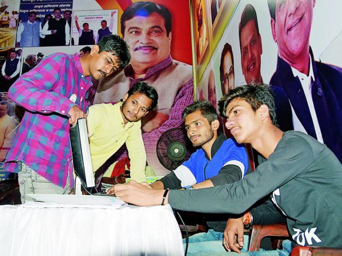 Lok Sabha Election 2019; From the war room; The disciplined operation of the elections | Lok Sabha Election 2019; वॉररूममधून; निवडणुकीचे शिस्तबद्ध संचालन