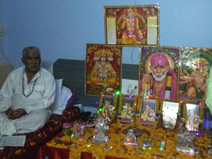 quack arested in akola | इलाजाच्या नावाखाली पैसे उकळून फसवणूक करणाऱ्या भोंदूबाबाचा अकोल्यात पर्दाफाश