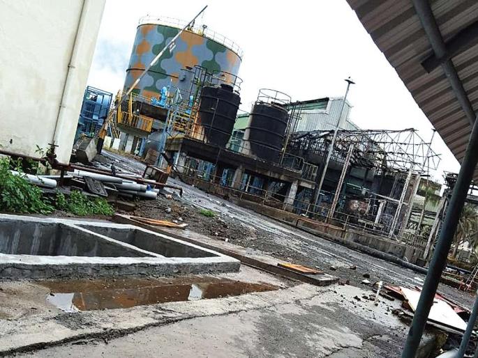 Panic among terrorists due to chemical projects | रासायनिक प्रकल्पांमुळे उरणकरांमध्ये दहशत; स्फोटाचा धोका कायम Panic among terrorists due to chemical projects | रासायनिक प्रकल्पांमुळे उरणकरांमध्ये दहशत; स्फोटाचा धोका कायम