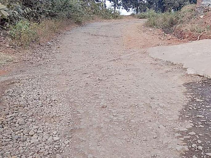 Vanjarpada-Devpada road condition; Driving Workout | वंजारपाडा-देवपाडा रस्त्याची दुरवस्था; वाहनचालकांची कसरत Vanjarpada-Devpada road condition; Driving Workout | वंजारपाडा-देवपाडा रस्त्याची दुरवस्था; वाहनचालकांची कसरत
