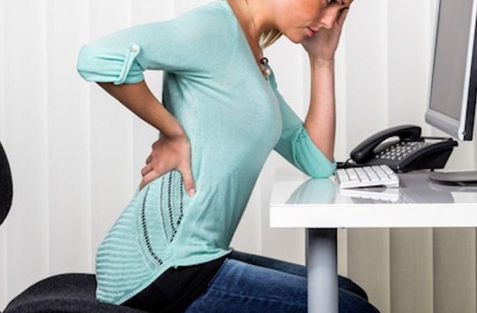 ‘Youngsters’ suffering from back pain; Improper sitting in a chair can be dangerous | ‘यंगस्टर्स’ पछाडले पाठदुखीने; खुर्चीत अयोग्य पद्धतीने बसणे ठरू शकते धोकादायक ‘Youngsters’ suffering from back pain; Improper sitting in a chair can be dangerous | ‘यंगस्टर्स’ पछाडले पाठदुखीने; खुर्चीत अयोग्य पद्धतीने बसणे ठरू शकते धोकादायक