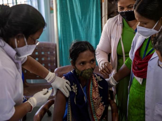 Tell me how to vaccinate? No mobile in hand, no network .. I don't know how to register online .. | सांगा कसे करावे लसीकरण? हाती मोबाईल नाही, असला तर नेटवर्क नाही.. ऑनलाईन नोंदणी करायचे कळत नाही.. Tell me how to vaccinate? No mobile in hand, no network .. I don't know how to register online .. | सांगा कसे करावे लसीकरण? हाती मोबाईल नाही, असला तर नेटवर्क नाही.. ऑनलाईन नोंदणी करायचे कळत नाही..