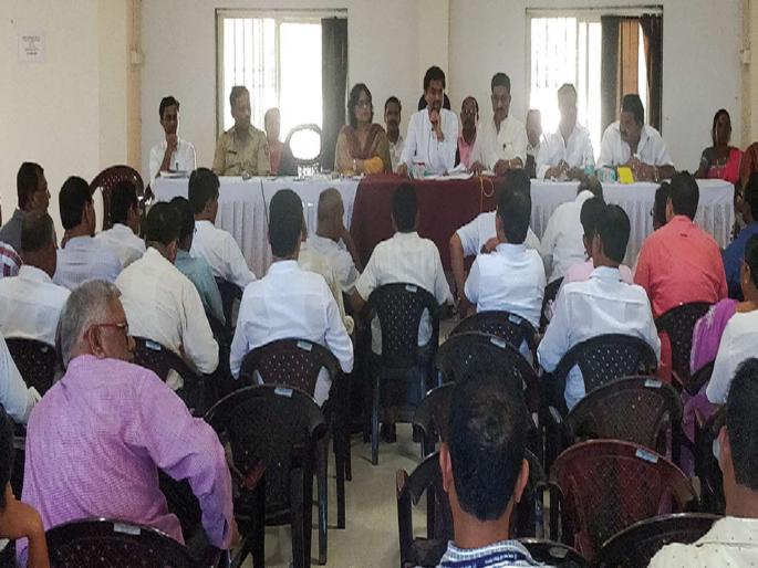 Mangaon and the problems in the bottom will be read | माणगाव, तळामधील समस्यांचा वाचला पाढा Mangaon and the problems in the bottom will be read | माणगाव, तळामधील समस्यांचा वाचला पाढा