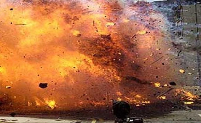 Bomb blast in garbage shop; One worker killed and one injured | खळबळजनक! भंगार दुकानात बॉम्बस्फोट; एक मजूर ठार तर एक जखमी Bomb blast in garbage shop; One worker killed and one injured | खळबळजनक! भंगार दुकानात बॉम्बस्फोट; एक मजूर ठार तर एक जखमी