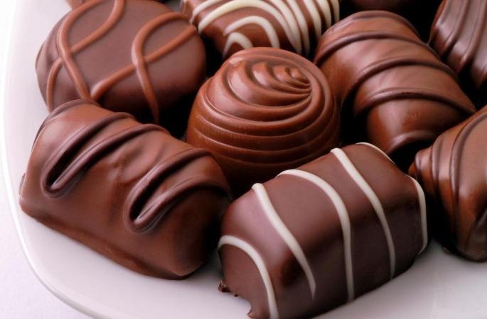 ‘Valentine’s Week’; Chocolate Day; The rush to buy youth | ‘व्हॅलेन्टाईन वीक’; चाॅकलेट डे; तरुणाईची खरेदीसाठी उडाली झुंबड ‘Valentine’s Week’; Chocolate Day; The rush to buy youth | ‘व्हॅलेन्टाईन वीक’; चाॅकलेट डे; तरुणाईची खरेदीसाठी उडाली झुंबड