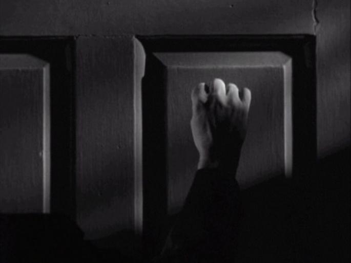 The game is played at night .. The door is knocked at Pohra village in Bhandara district; Citizens scared | रात्रीस खेळ चाले.. भंडारा जिल्ह्यातील पोहरा गावात ठोठावले जाते दार; नागरिक भयभीत The game is played at night .. The door is knocked at Pohra village in Bhandara district; Citizens scared | रात्रीस खेळ चाले.. भंडारा जिल्ह्यातील पोहरा गावात ठोठावले जाते दार; नागरिक भयभीत