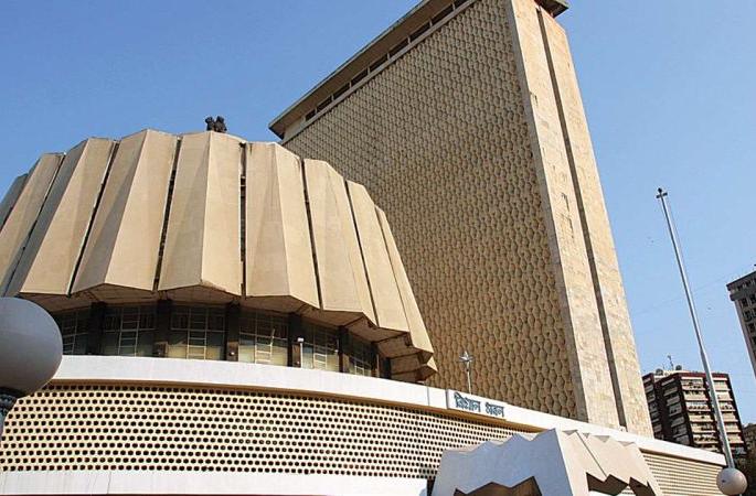 All BJP MLAs from Nagpur district in Mumbai; The eyes of the workers are on the hall | नागपूर जिल्ह्यातील सर्व भाजप आमदार मुंबईत; कार्यकर्त्यांच्या नजरा सभागृहाकडे All BJP MLAs from Nagpur district in Mumbai; The eyes of the workers are on the hall | नागपूर जिल्ह्यातील सर्व भाजप आमदार मुंबईत; कार्यकर्त्यांच्या नजरा सभागृहाकडे