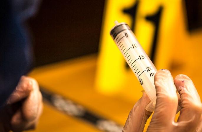 The wife's claim that the husband killed himself by hitting his head on the sewing machine turned out to be false | नवऱ्याने शिवणयंत्रावर डोके आपटून जीव दिल्याचा पत्नीचा दावा ठरला खोटा