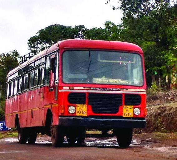 More than double passenger tax is levied by ST | एसटीकडून आकारला जातो आहे दुपटीहून अधिक प्रवासी कर More than double passenger tax is levied by ST | एसटीकडून आकारला जातो आहे दुपटीहून अधिक प्रवासी कर