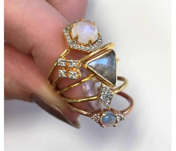 Sell hallmarking jewelry; Otherwise fine and imprisonment | हॉलमार्किंगचे दागिने विका; अन्यथा दंड व कारावास Sell hallmarking jewelry; Otherwise fine and imprisonment | हॉलमार्किंगचे दागिने विका; अन्यथा दंड व कारावास