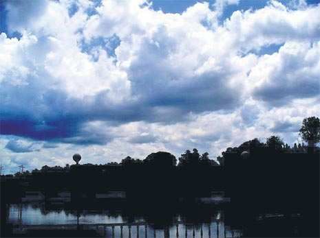 Sunny during the day, cool at night | दिवसा उन्हाचे चटके, रात्री गारवा Sunny during the day, cool at night | दिवसा उन्हाचे चटके, रात्री गारवा