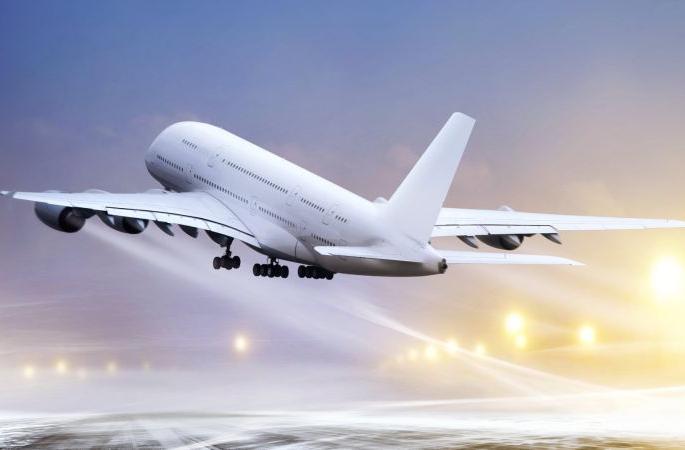 Corona infection on airplanes in Nagpur; Arrival and departure of only 12 aircraft on Tuesday | नागपुरात विमानाच्या उड्डाणांवर कोरोना संक्रमणाचे सावट;  मंगळवारी केवळ १२ विमानांचेच आगमन-प्रस्थान