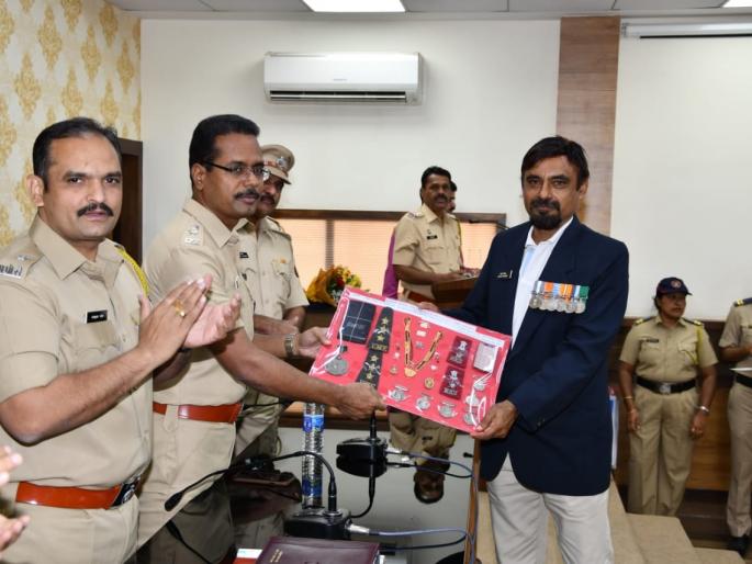 Thane Rural Police handed over property of 1.25 Lackh to 45 Complainants | ठाणे ग्रामीण पोलिसांनी ४५ फिर्यादींना हस्तांतरीत केला एक कोटी २५ लाखांचा मुद्देमाल Thane Rural Police handed over property of 1.25 Lackh to 45 Complainants | ठाणे ग्रामीण पोलिसांनी ४५ फिर्यादींना हस्तांतरीत केला एक कोटी २५ लाखांचा मुद्देमाल