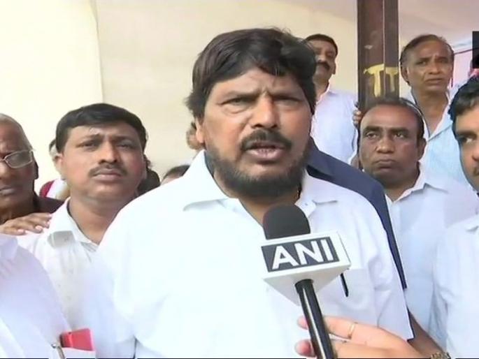 I am aware of inflation, Ramdas Athavale apologise on his petrol diesel statement | आठवलेंचा माफीनामा, 'मी सामान्य कार्यकर्ता ते मंत्री असल्याने मला महागाईची जाणीव' I am aware of inflation, Ramdas Athavale apologise on his petrol diesel statement | आठवलेंचा माफीनामा, 'मी सामान्य कार्यकर्ता ते मंत्री असल्याने मला महागाईची जाणीव'